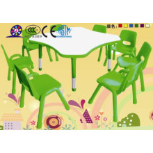 Mesa e cadeira de plástico para crianças